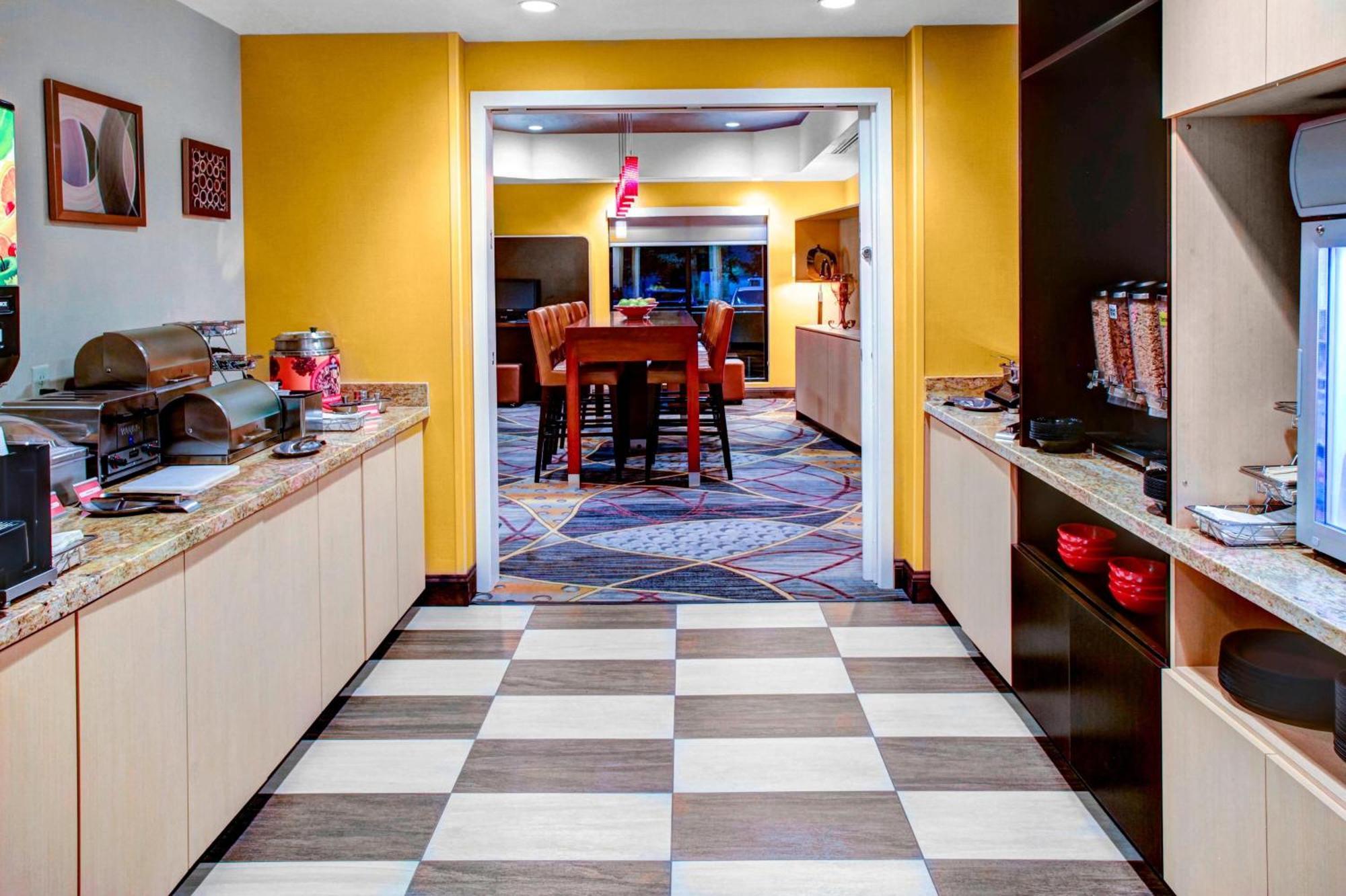 ทาวน์เพลส สวีท เบเคอร์สฟิลด์ เวสต์ Hotel เบเกอร์สฟีลด์ ภายนอก รูปภาพ