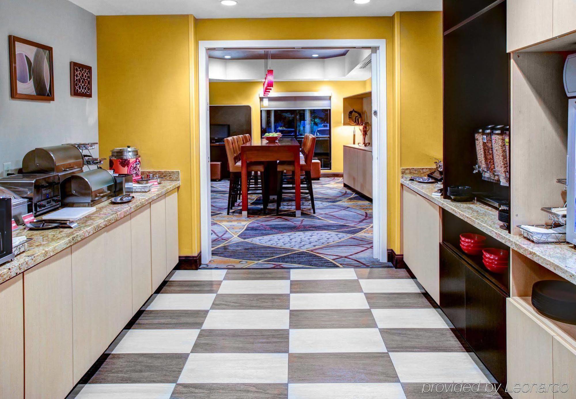ทาวน์เพลส สวีท เบเคอร์สฟิลด์ เวสต์ Hotel เบเกอร์สฟีลด์ ภายนอก รูปภาพ